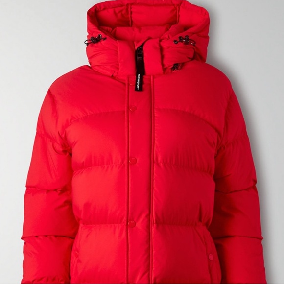 ARITZIA TNA Superpuff Red Size M - Picture 3 of 12